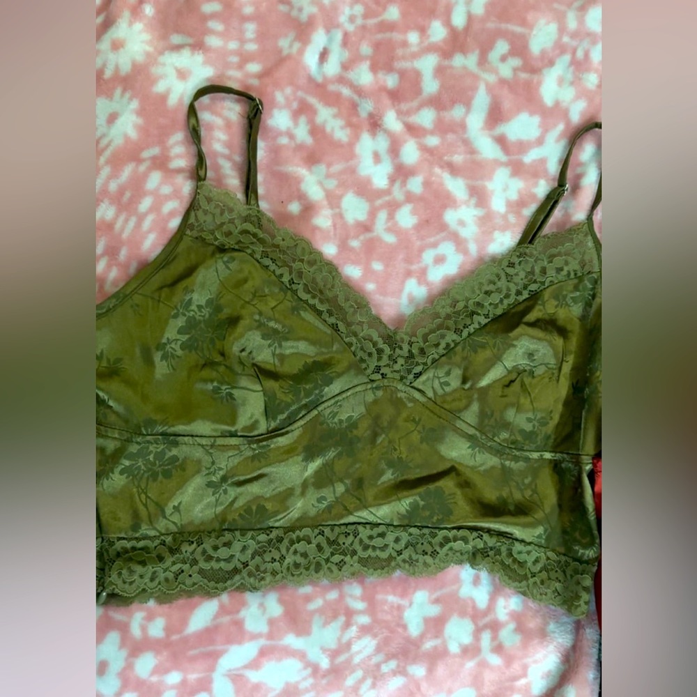 Women’s lace crop tanks (size Large)